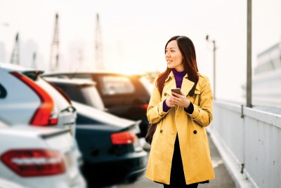 Business-traveler-collecting-rental-car1.jpg