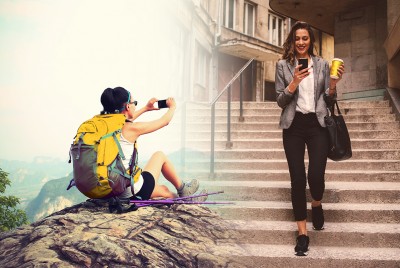 Traveling-business-woman-using-technology.jpg