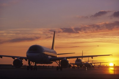 airplanes-on-tarmac.jpg