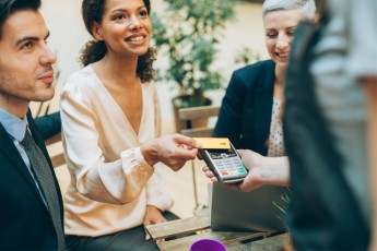 Business Manager Saves on Corporate Travel Expenses